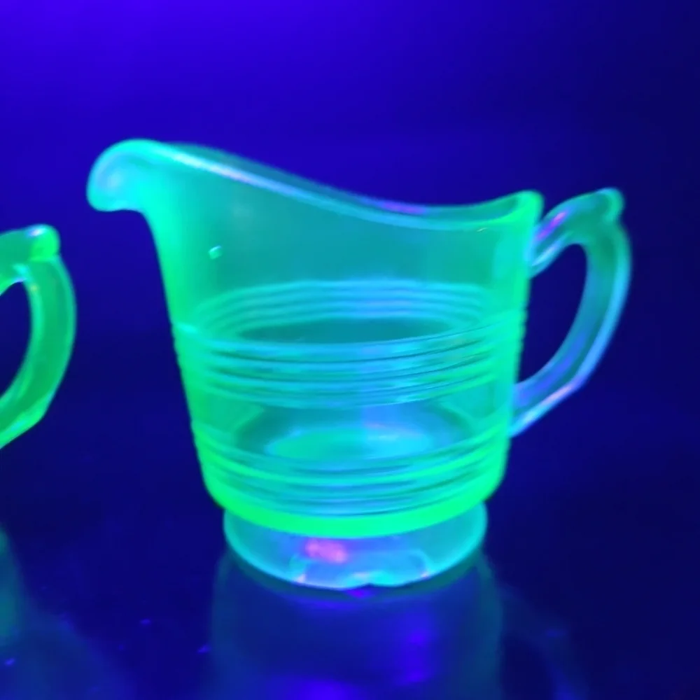 Vintage Uranium Green Glass Creamer‎ and Sugar Set